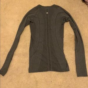 Lululemon workout shirt
